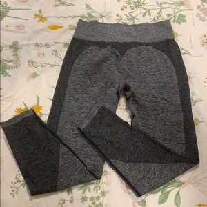 Victoria’s Secret Pink Seamless Leggings LIKE NEW!